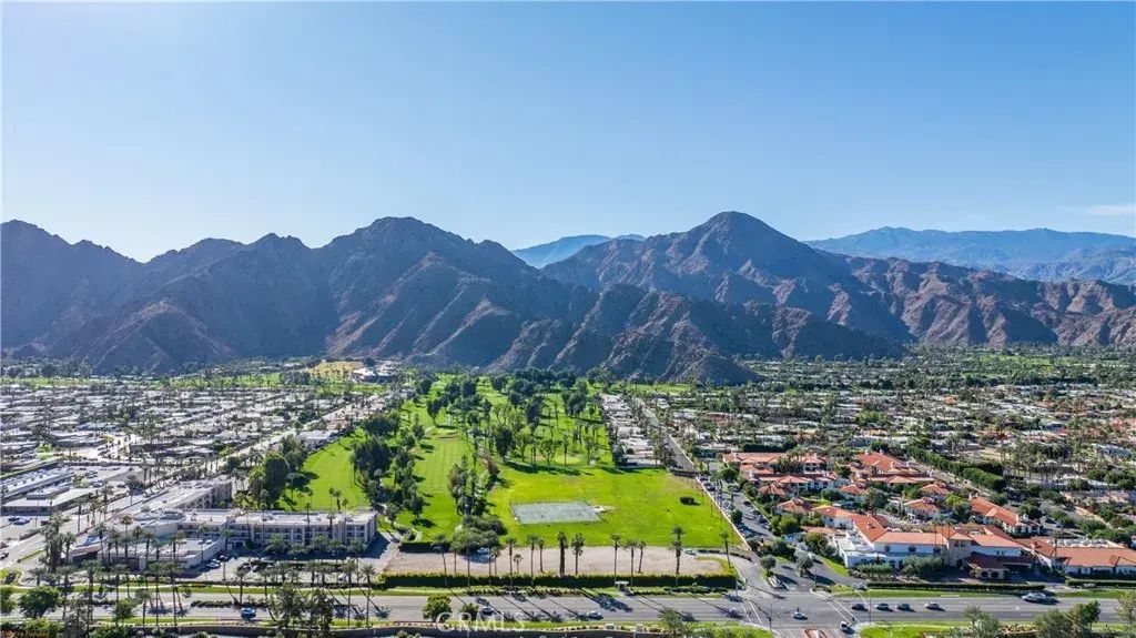 Indian Wells Lane, Indian Wells