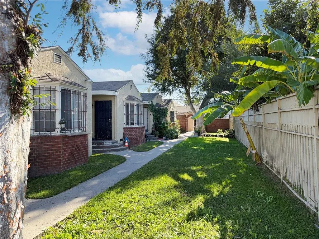 338 W Magnolia Street, Compton