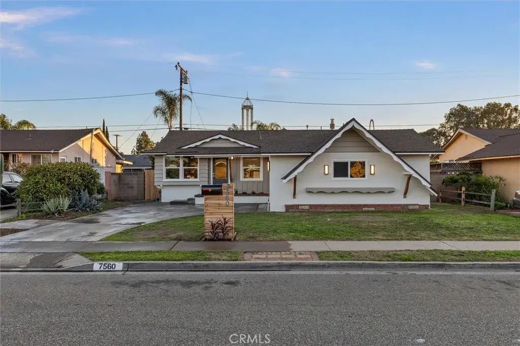 7560 El Escorial, Buena Park