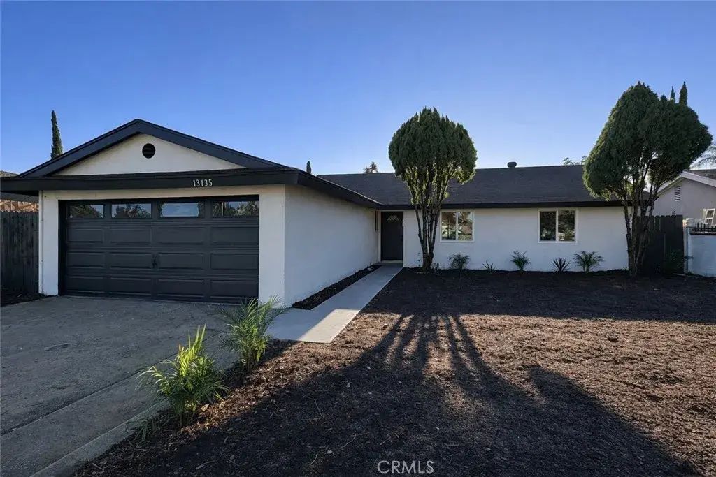 13136 Harlow, Corona