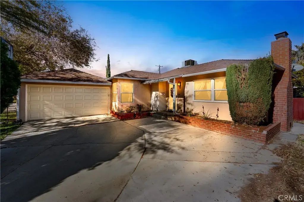 1335 W Ivyton, Lancaster