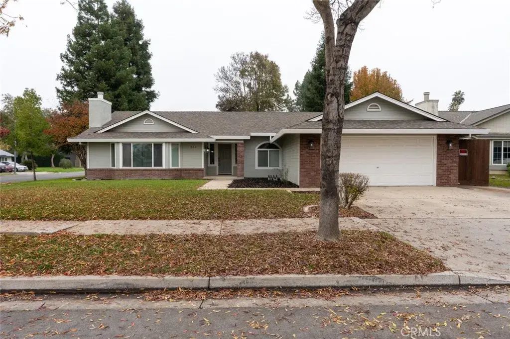 899 La Jolla Way, Merced
