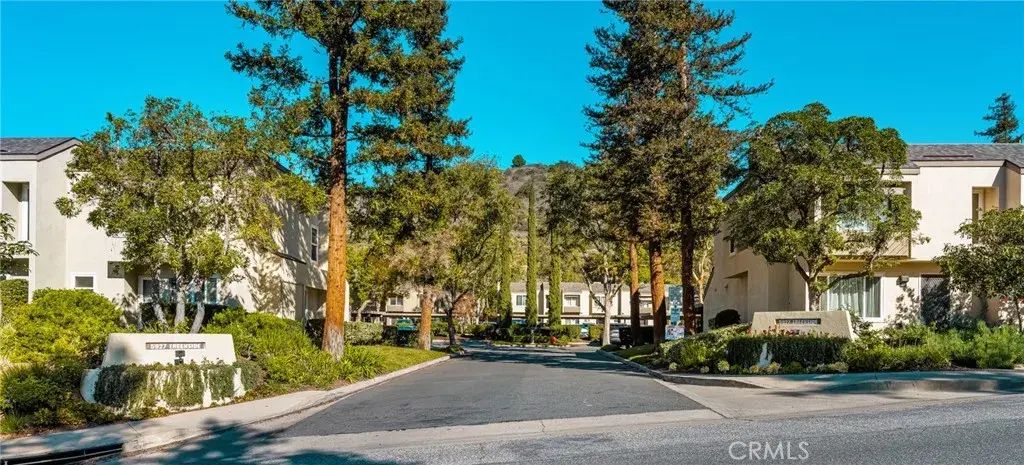 5927 E Creekside 32, Orange