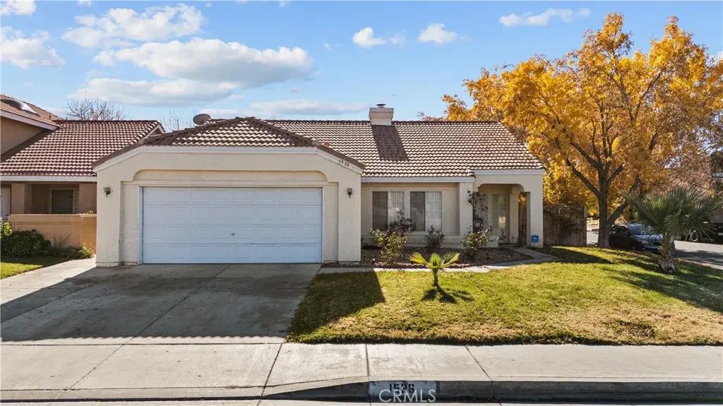1536 E Avenue J4, Lancaster