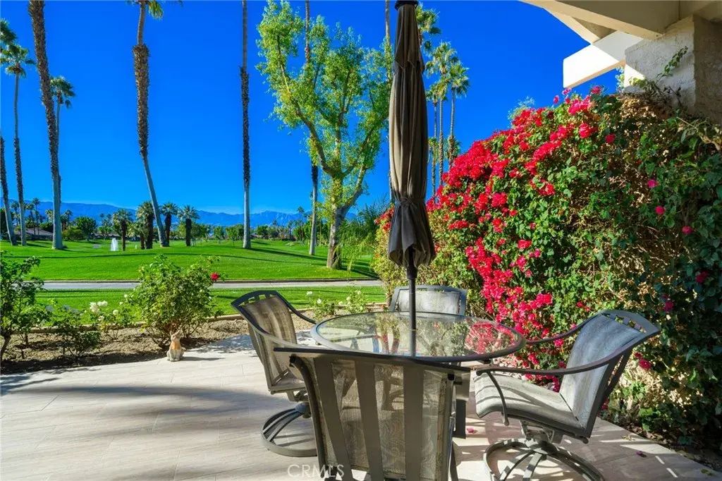 135 Blue River Drive, Palm Desert