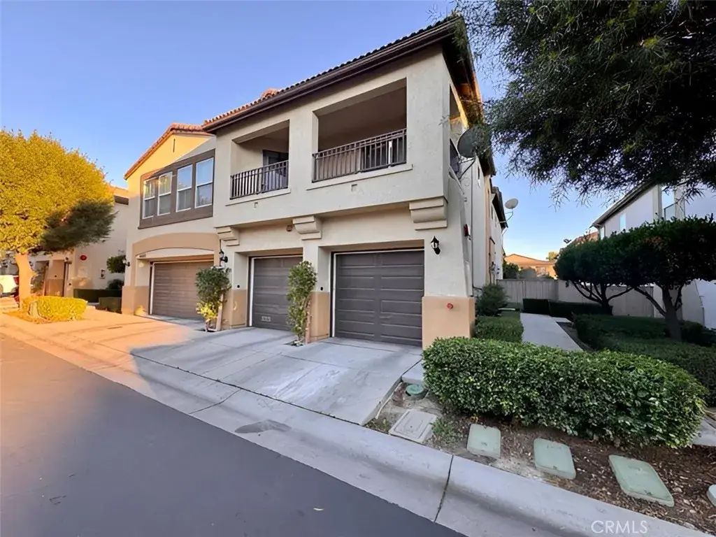 41685 Woodridge Avenue 2, Murrieta