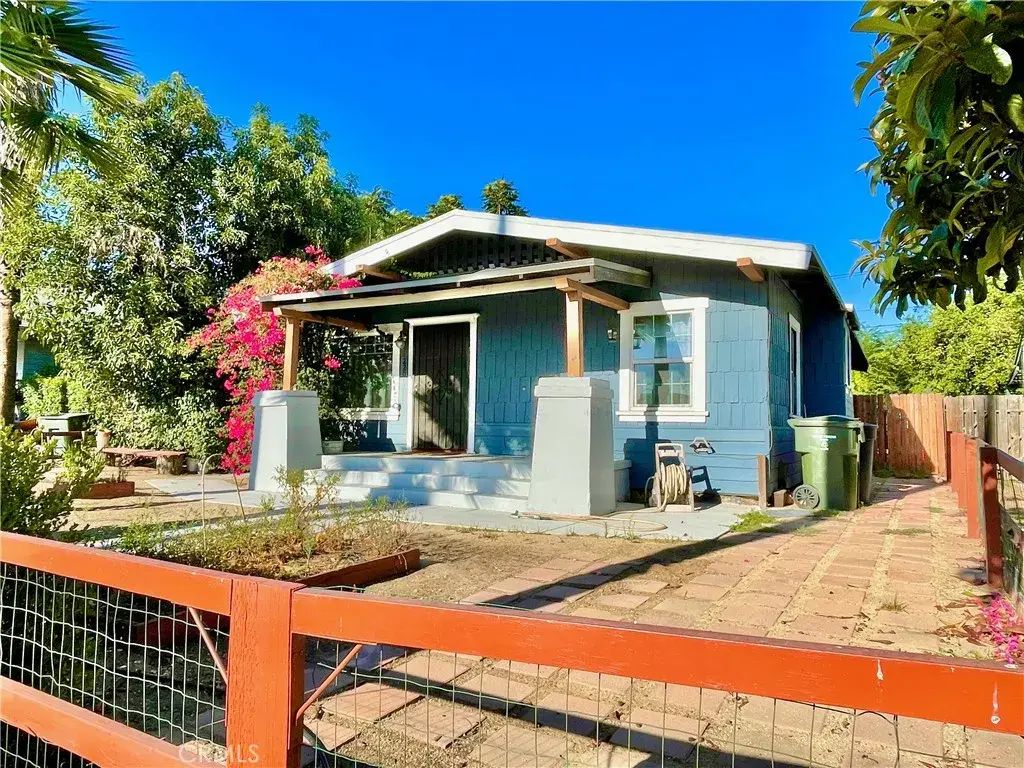 220 Palm, Pomona