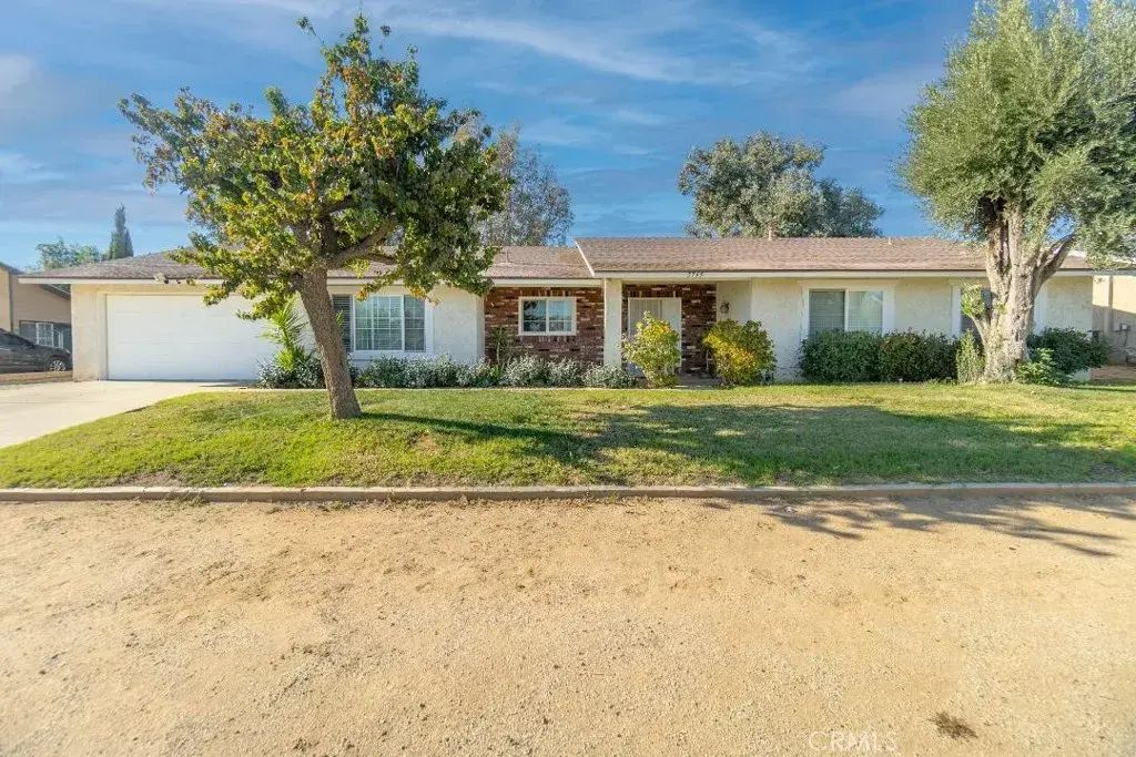 5795 Lucretia, Jurupa Valley