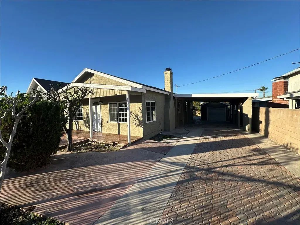 119 W Francis Street, Corona