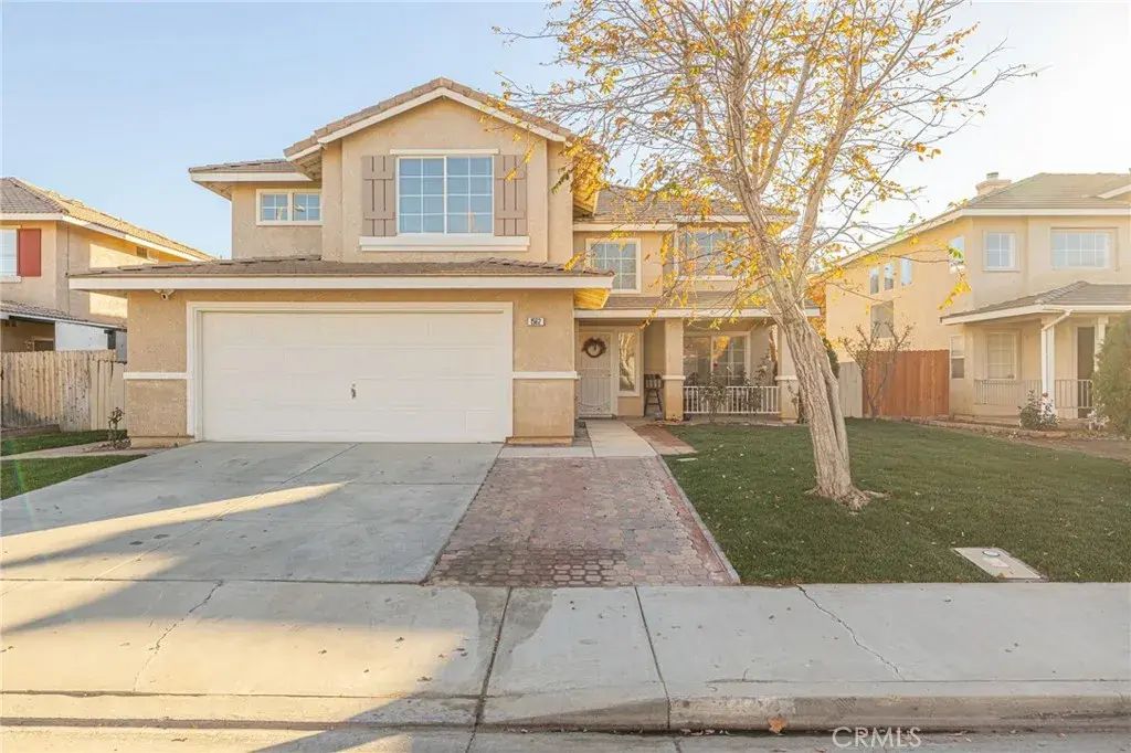 1562 W Avenue H4, Lancaster