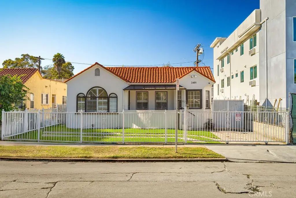 2405 Clyde, Los Angeles