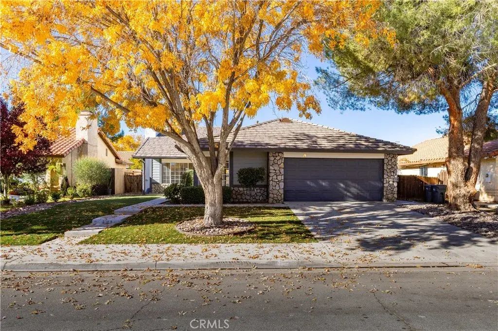 43909 Estrella, Lancaster
