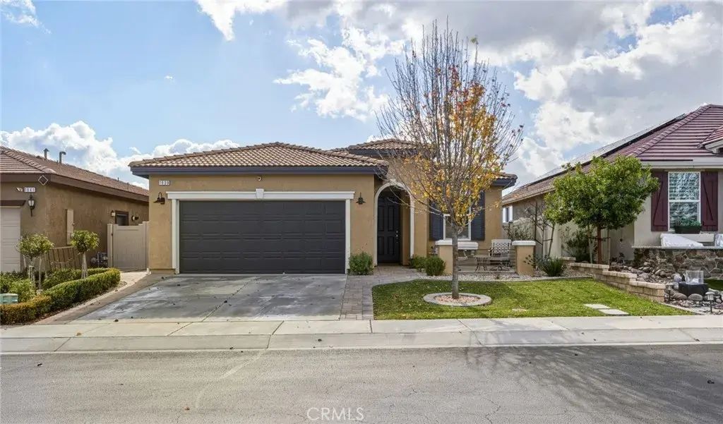 1639 Alissa Flowers, Beaumont
