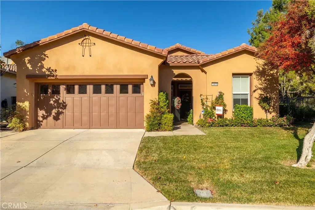 23976 Steelhead, Corona