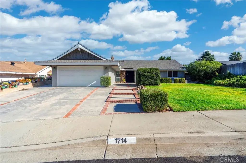 1714 Mount Marty, Walnut