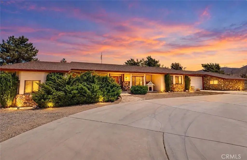 19574 Happy Valley, Apple Valley
