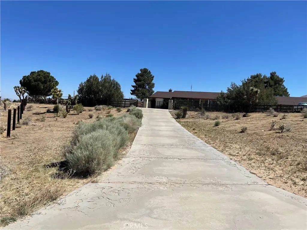 19574 Happy Valley, Apple Valley