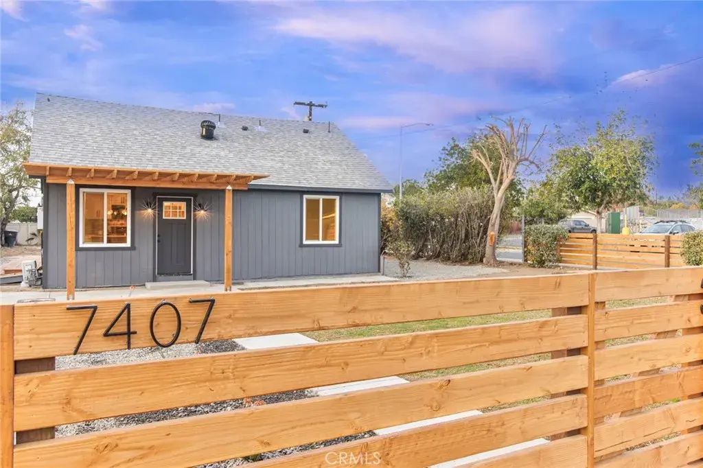 7407 Emerald, Riverside