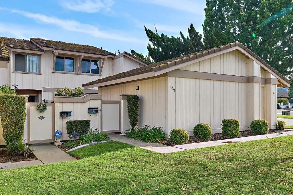 11364 Poblado Road, 