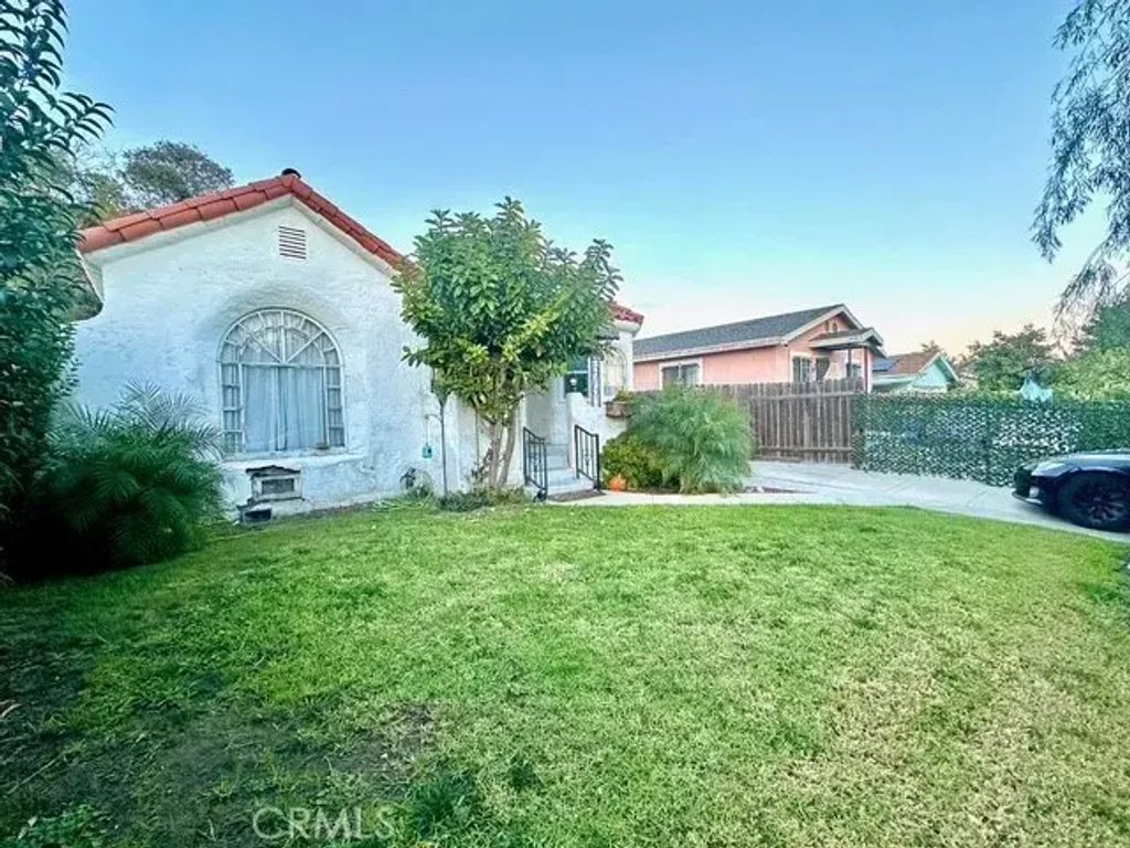 807 E 106th, Los Angeles