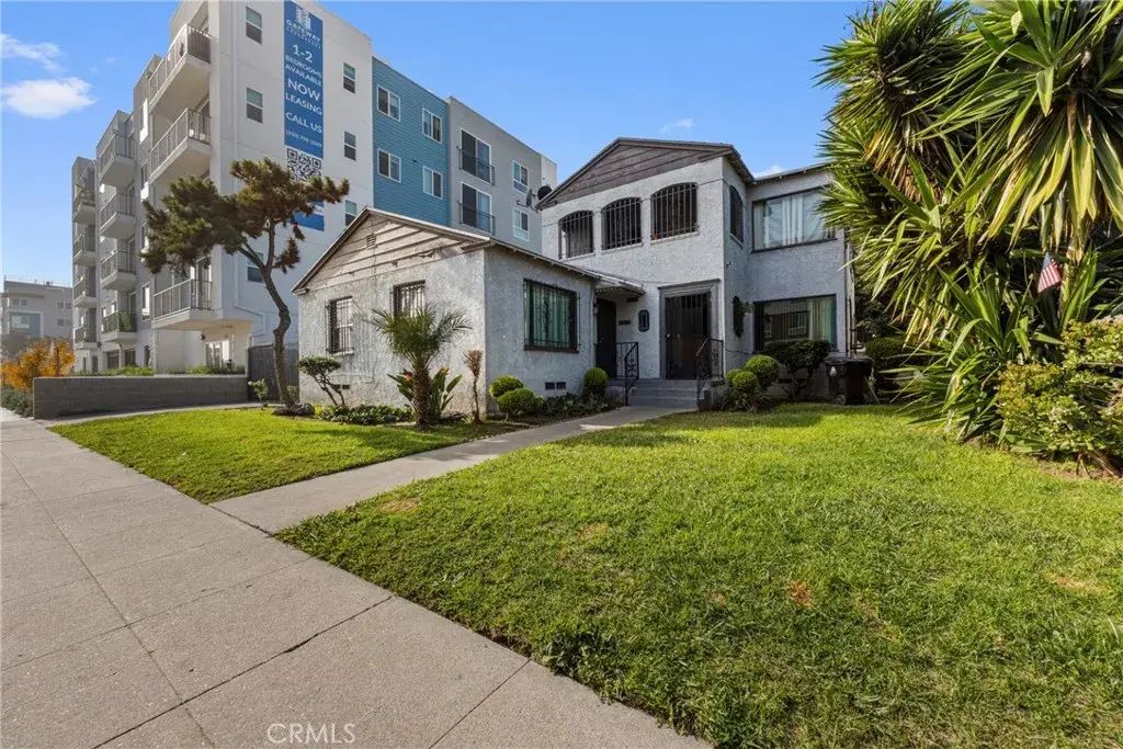 3527 Chesapeake, Los Angeles