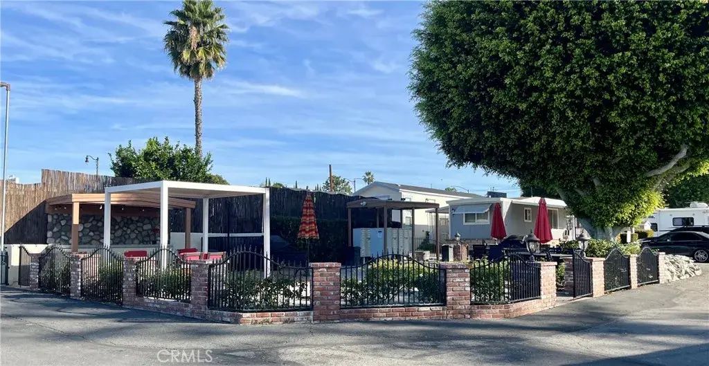16540 Whittier 6, Whittier