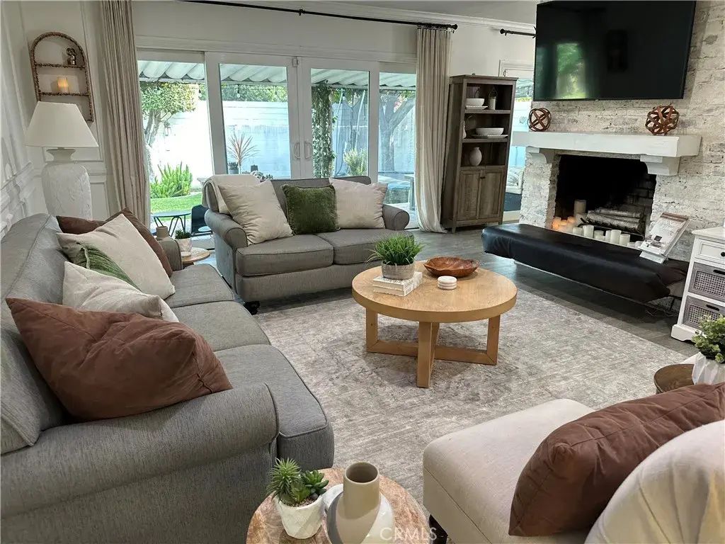 12280 Caladre, Downey