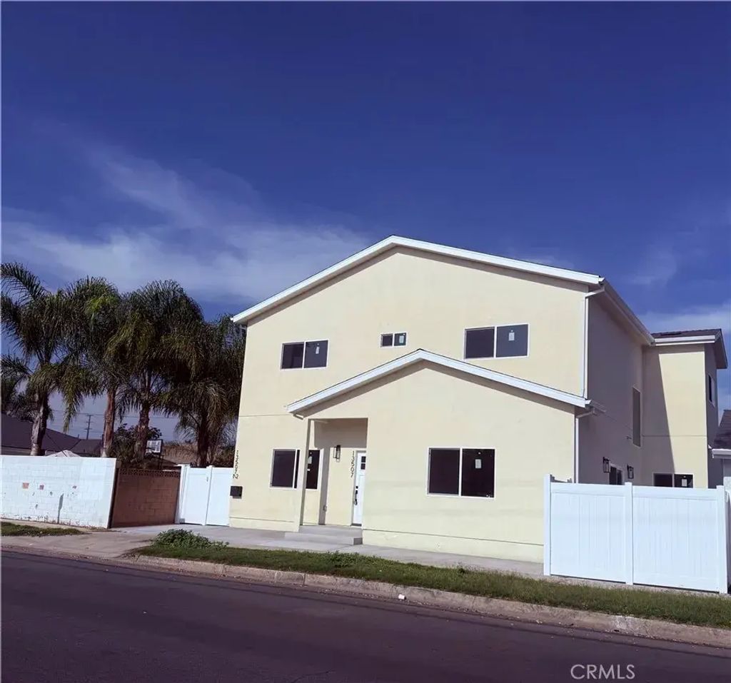 13507 Cantara Street, Panorama City