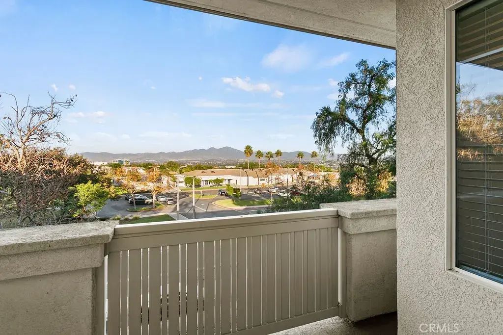 17 Aurora, Aliso Viejo
