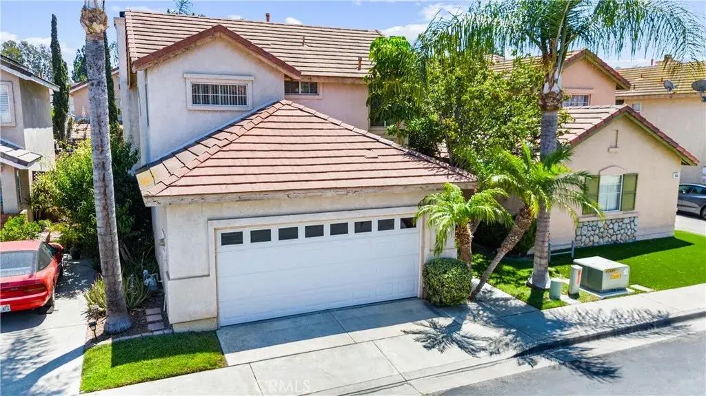 861 Shade Tree Way, Corona