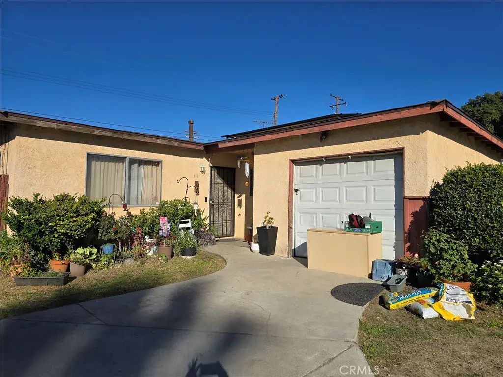 887 Carlotta Court, Redlands