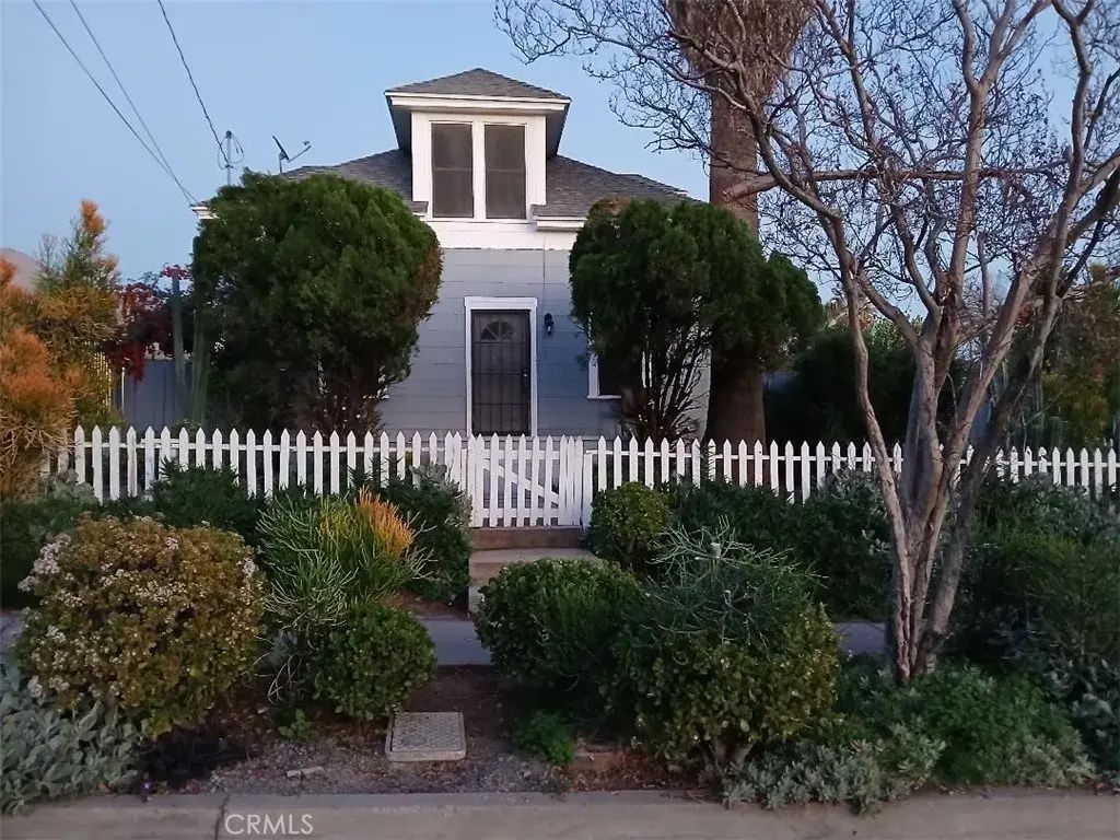 2111 Orange Street, Highland