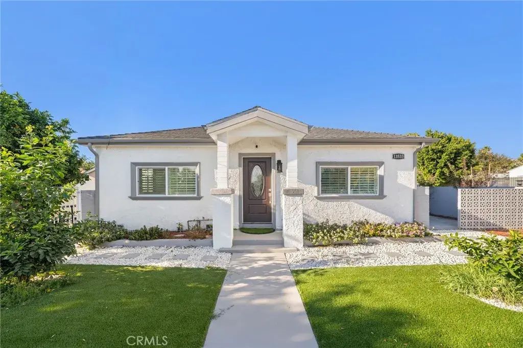 13533 Terra Bella, Pacoima