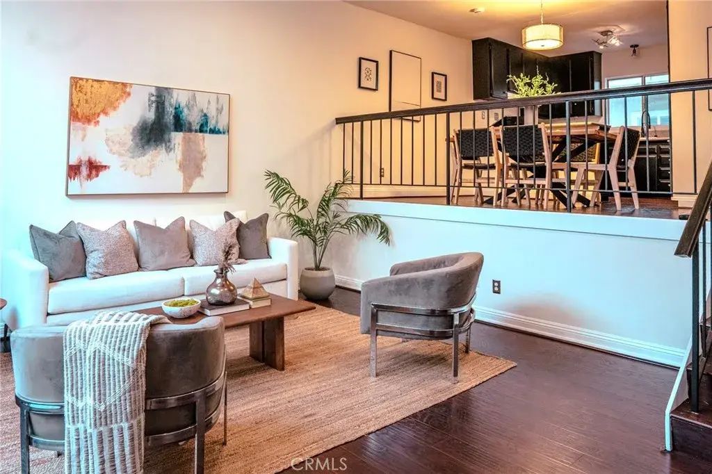 14144 Burbank Boulevard 2, Sherman Oaks