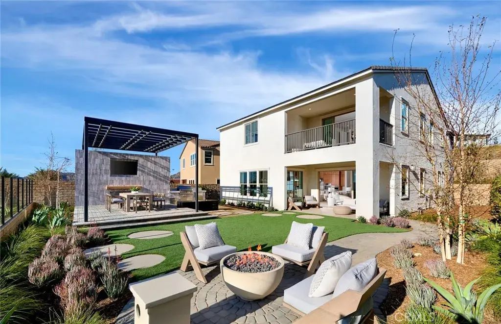 21156 Poema Place, Chatsworth