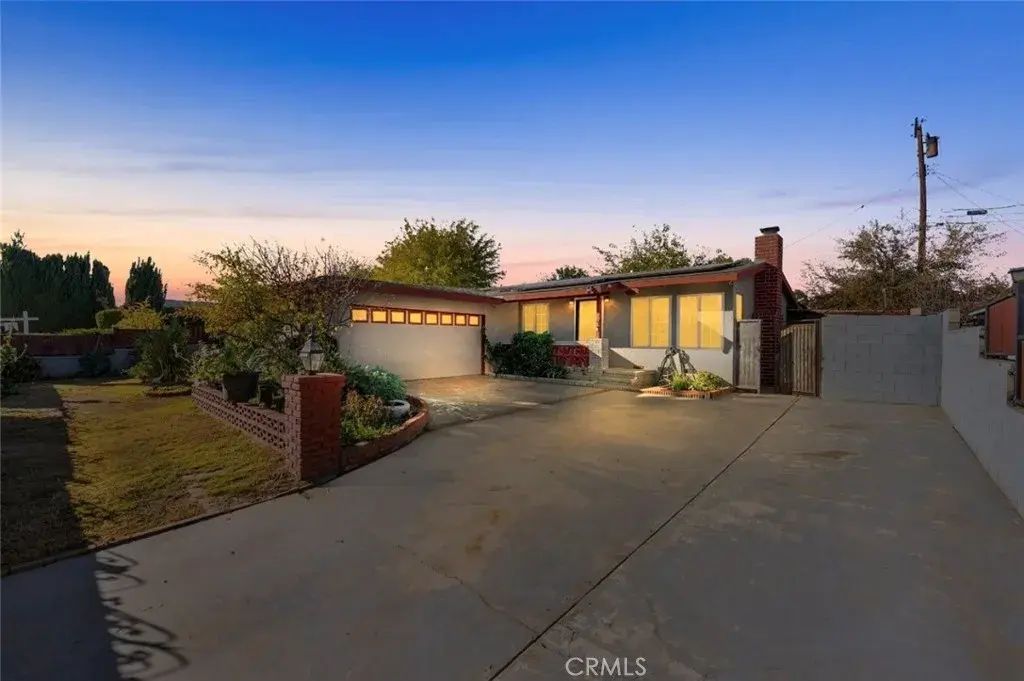 44221 4th Street East, Lancaster