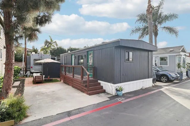 1549 N Vulcan Ave 20, Encinitas