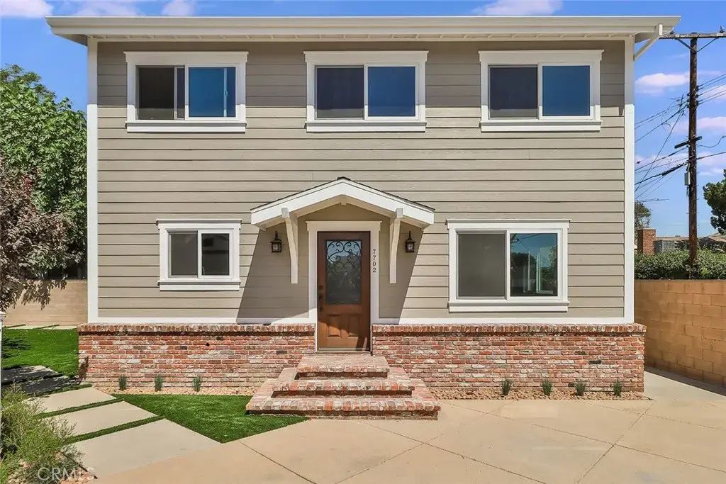 7702 Mason, Winnetka