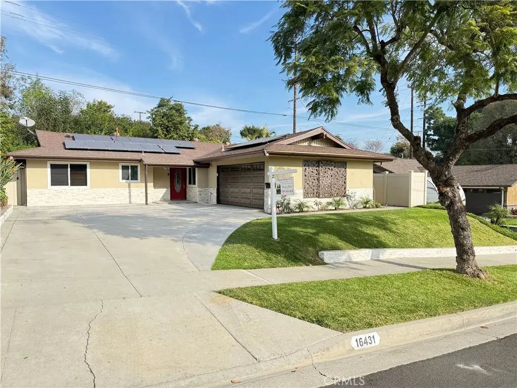 16431 Grayville, La Mirada