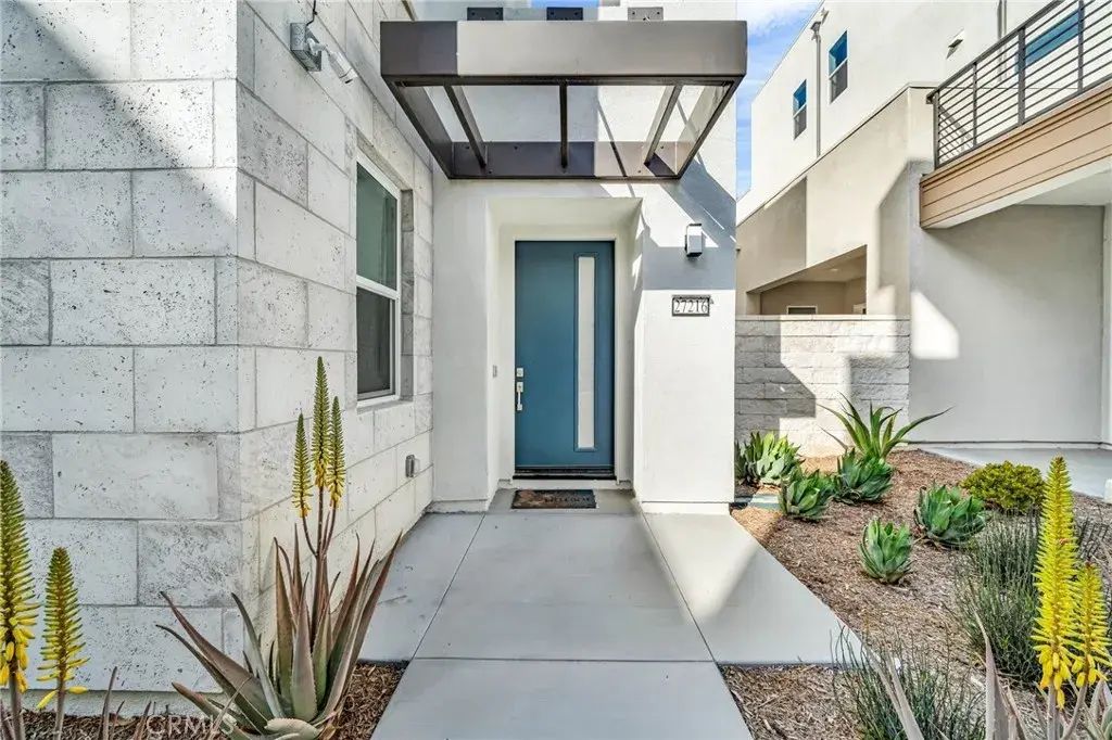 27216 Coyote Bush Court, Valencia