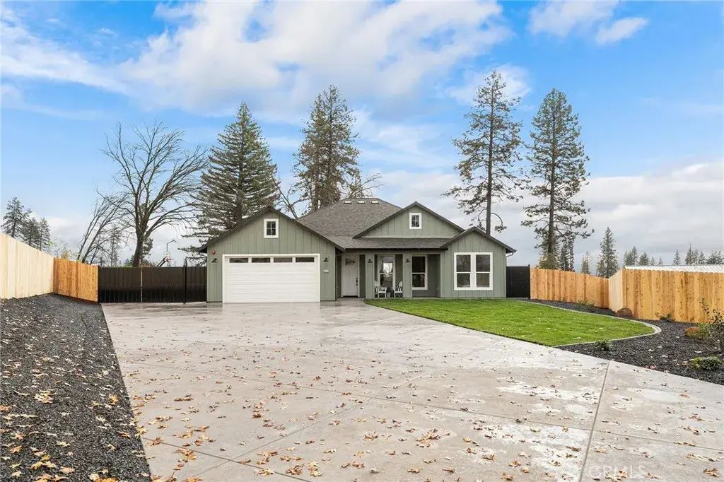5932 Larissa Ln, Paradise