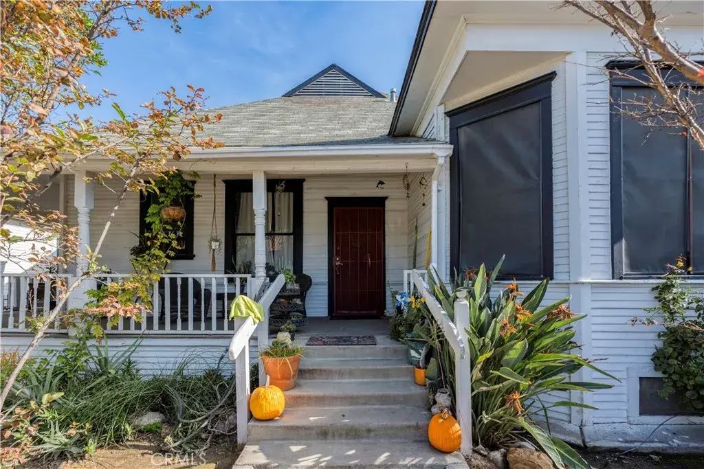 2124 E, Bakersfield