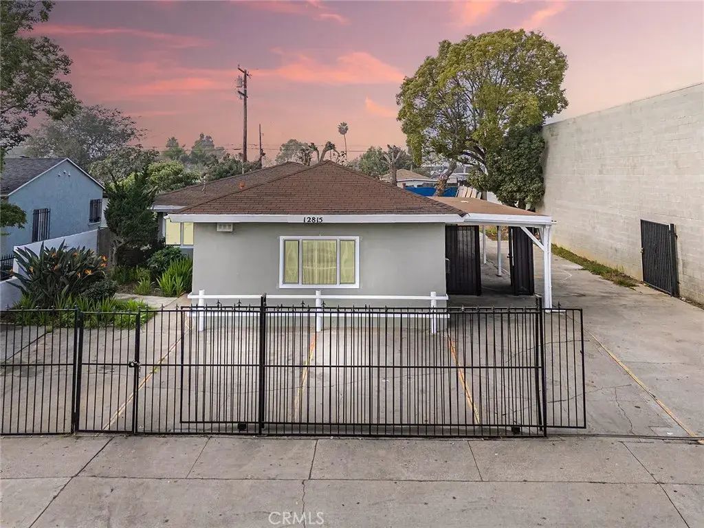 12815 S San Pedro Street, Los Angeles