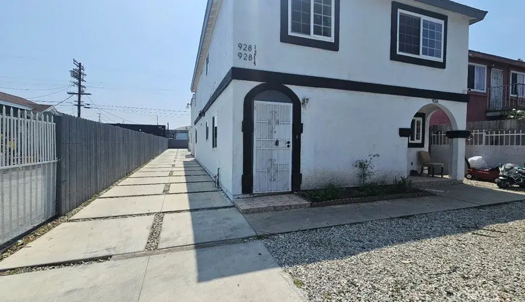 926 E 57th Street, Los Angeles