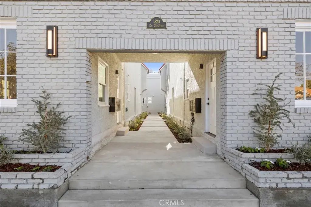 1822 E 2nd 11, Long Beach