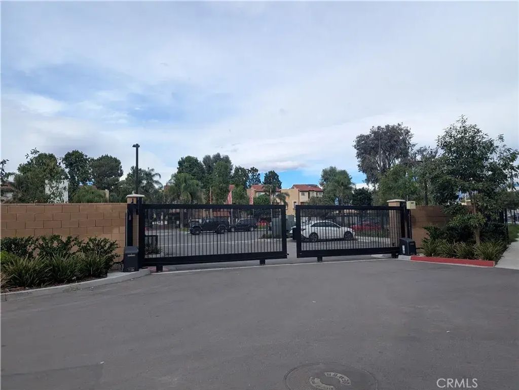 1160 Santo Antonio, Colton