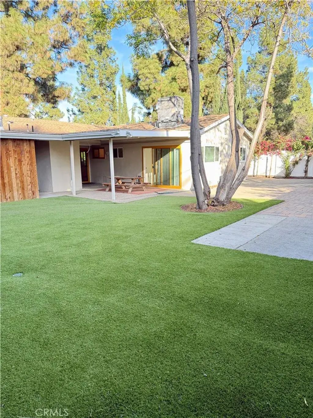 22800 Runnymede, West Hills