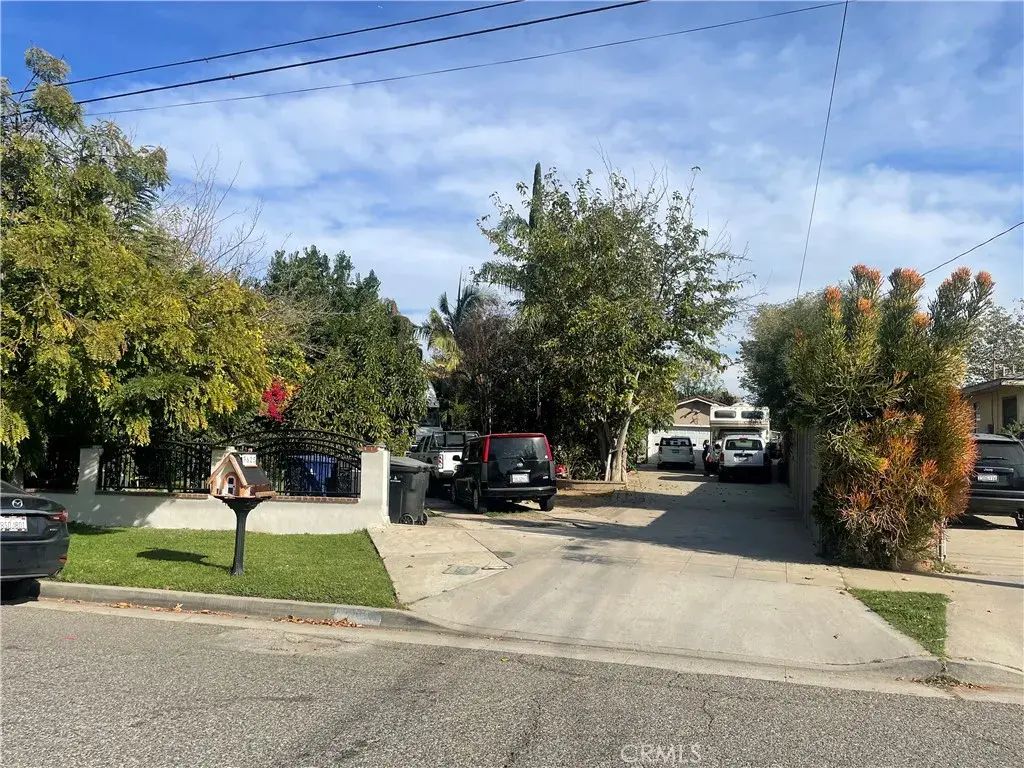 3625 Everest, Riverside