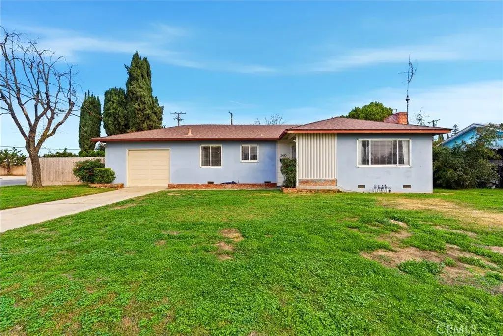 2410 S Locust, Visalia