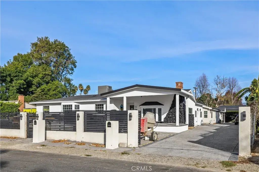 19613 Lanark 1/2, Reseda